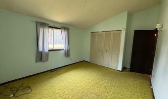408 Elm St, Albert City, IA 50510