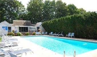 272 N Farm Dr, Bristol, RI 02809