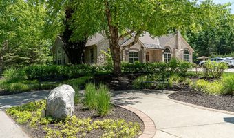 873 Bridge Crest Dr SE 8, Ada, MI 49301