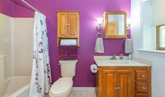 10 W Shore Dr, Alloway, NJ 07462