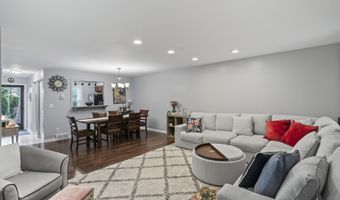 174 Williamsburg Ct, Albany, NY 12203