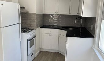 825 County Line Rd, Amityville, NY 11701