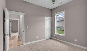 1006 Bluestem Cir, Baldwin City, KS 66006