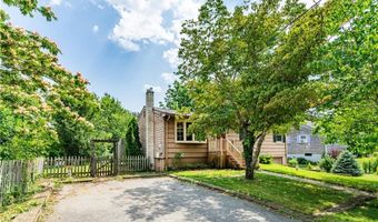 41 Mount View Ave, North Kingstown, RI 02852