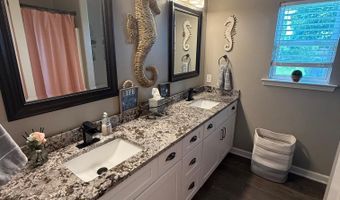 3903 Hampton Dr, Benton, AR 72019