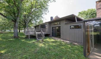 831 Brandon Cir, Aurora, OH 44202