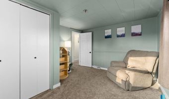 606 N 3rd St, Beresford, SD 57004