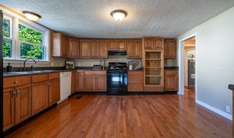 11 Magnolia St, Aragon, GA 30104