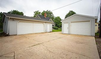 1007 Douglas St, Alexandria, MN 56308
