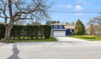 9 Valley Dr, Bristol, RI 02809