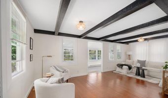 69 Overlook Dr, Warwick, RI 02818