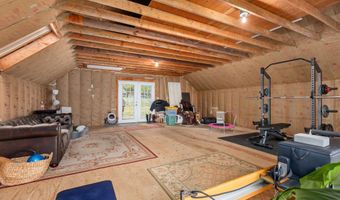 9 Mountainville Rd, Danbury, CT 06810