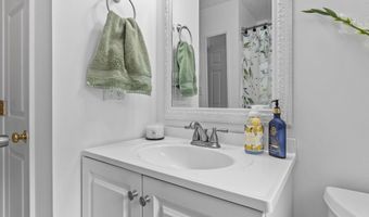 15 S Ridge Dr, Standish, ME 04084