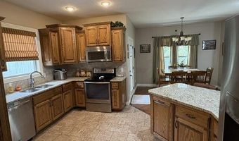 1103 Chicory Ln, Aurora, MO 65605