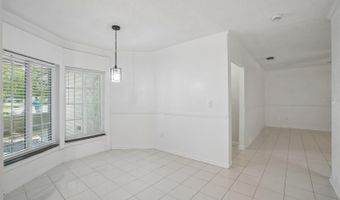 222 LAKEVIEW Dr, Auburndale, FL 33823