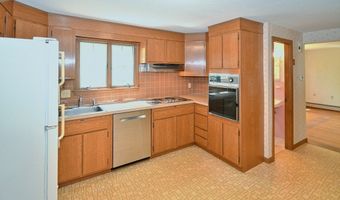 4 Applecrest Rd, Andover, MA 01810