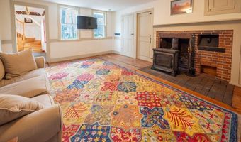 25 S Main St, Belchertown, MA 01007