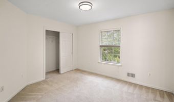 2 BOICE Ln, Belle Mead, NJ 08502