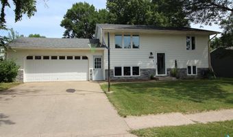 208 E Marialane Dr, Brandon, SD 57005