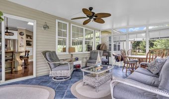 7 Woodlake Ct, Barnegat, NJ 08005