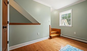 43 Darling Parke Dr, Bangor, ME 04401