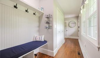 215 Adirondack Dr, East Greenwich, RI 02818