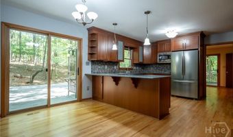 102 Chickadee Ct, Athens, GA 30605