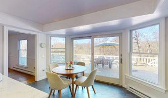 42 Wedgewood Dr, Danbury, CT 06811