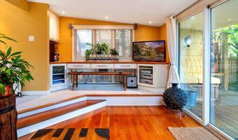 120 CHESAPEAKE Ave, Annapolis, MD 21403