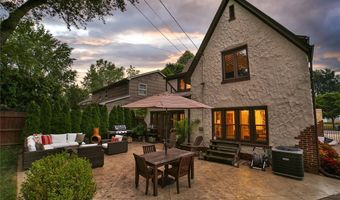165 Lamarck Dr, Amherst, NY 14226