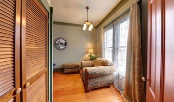 369 37th St, Astoria, OR 97103
