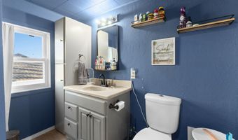 606 N 3rd St, Beresford, SD 57004