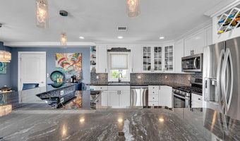21 W Magnolia Ave, Beach Haven, NJ 08008