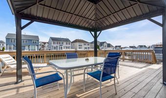 18 Peaksail Dr, Bayville, NJ 08721