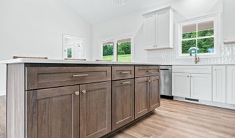 9009 Stonewall Rd, Appomattox, VA 24522