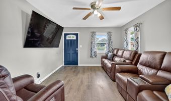 2100 Searle St, Des Moines, IA 50317