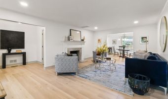8246 Windcombe Blvd, Indianapolis, IN 46240