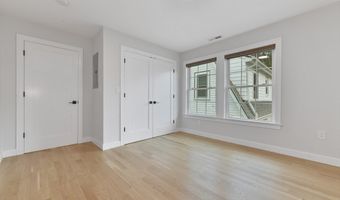 176 Medford St 176, Arlington, MA 02474