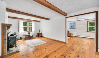 21 Quarry Rd, Branford, CT 06405