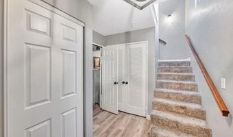 7700 Parkway Dr 17, La Mesa, CA 91942