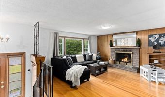 398 Central St, North Smithfield, RI 02896