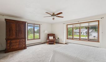 2213 SUNRISE Dr, Appleton, WI 54914