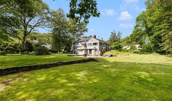 2 Carvin Ct, Warwick, RI 02886
