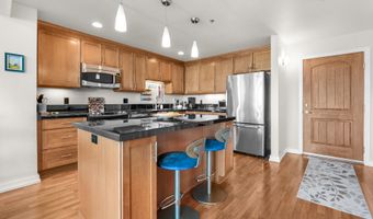 3990 ABBEY Ln B411, Astoria, OR 97103