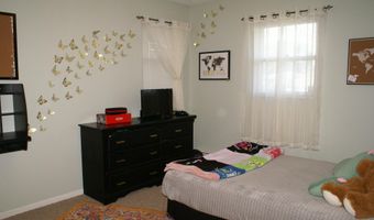 102 Linda Ln, Aberdeen, SD 57401
