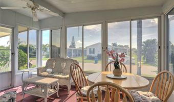 912 Oriole Cir, Barefoot Bay, FL 32976