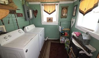 48 Fisher St, Andrews, NC 28901