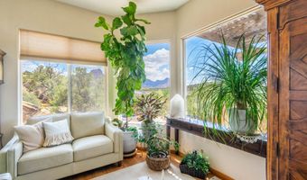 944 W Foothill Dr, Apple Valley, UT 84737