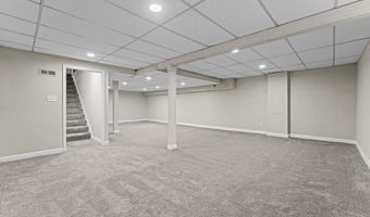 1329 Westbrooke Terrace Dr, Ballwin, MO 63021