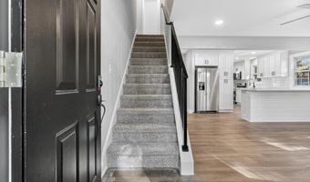 305 W 4TH Ave, Barrington, NJ 08007